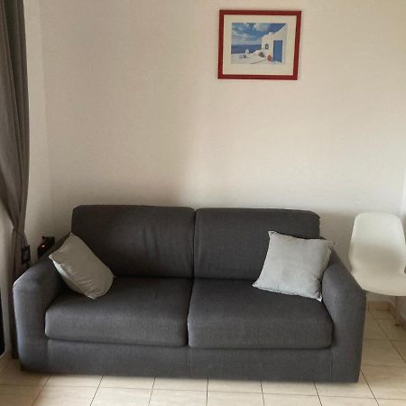 Appartement 2 Chambres Avec Piscine Face A La Mer A La Coudouliere 식스포즈레스플라지스 외부 사진