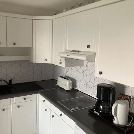 Appartement 2 Chambres Avec Piscine Face A La Mer A La Coudouliere 식스포즈레스플라지스 외부 사진