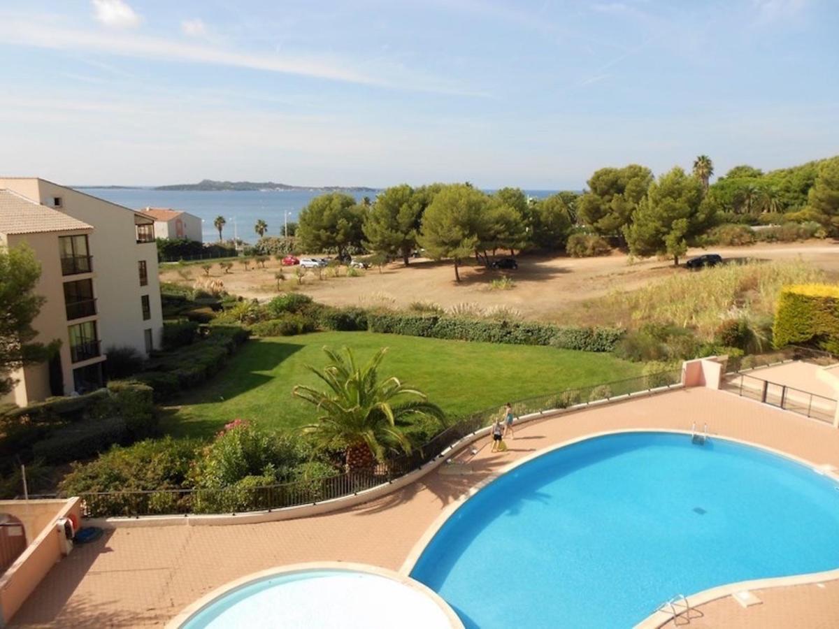 Appartement 2 Chambres Avec Piscine Face A La Mer A La Coudouliere 식스포즈레스플라지스 외부 사진