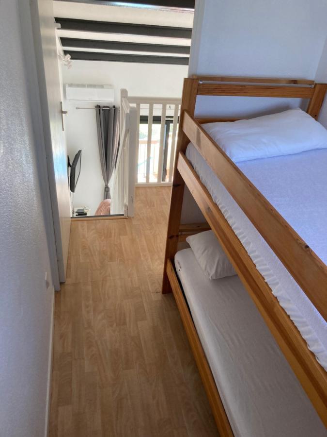 Appartement 2 Chambres Avec Piscine Face A La Mer A La Coudouliere 식스포즈레스플라지스 외부 사진