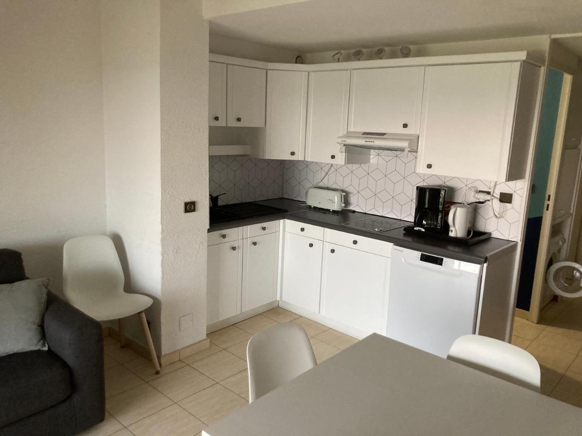 Appartement 2 Chambres Avec Piscine Face A La Mer A La Coudouliere 식스포즈레스플라지스 외부 사진